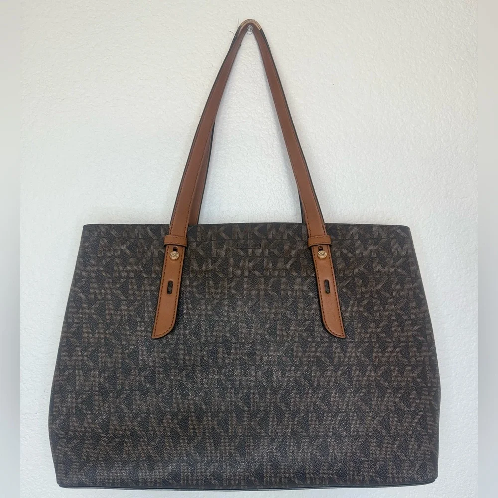 Michael Kors Mel Logo Tote Bag - Picture 3 of 13